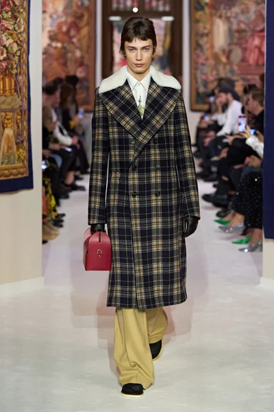 Look 39